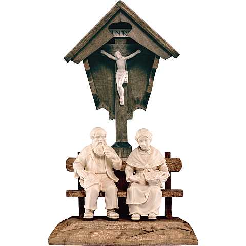 Crocifisso con Statuine di Nonni, Croce da Parete, Legno Naturale, Altezza: 18 cm.